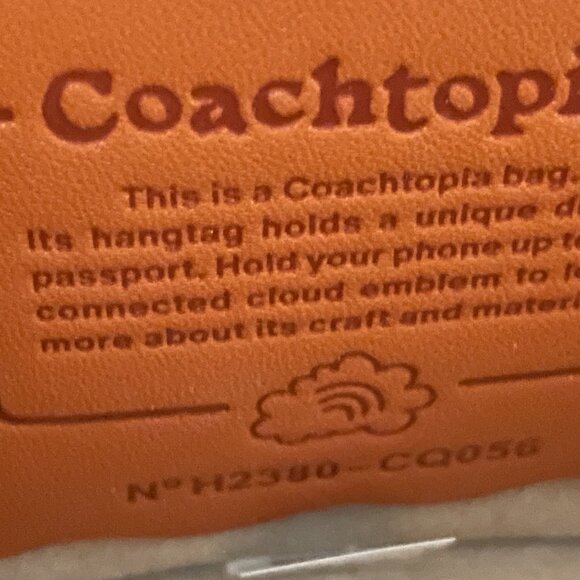 NWT Coach Wavy Dinky Bag Crinkle Patent Leather Olive Coachtopia CQ0… - Picture 4 of 14